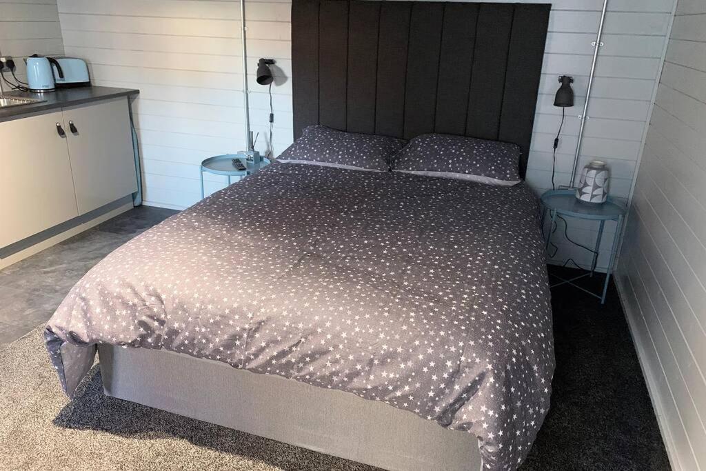 Cosy, Self-Contained Garden Room In City Centre! Χέρεφορντ Εξωτερικό φωτογραφία